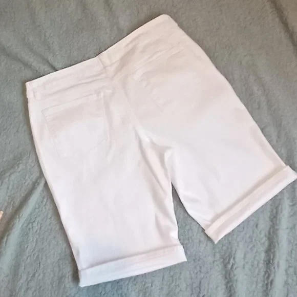 RIDERS - Picture 2 of 2